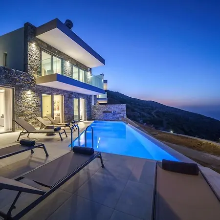 Hilltop Luxury With Private Pool And Sea View *