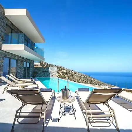 Hilltop Luxury With Private Pool And Sea View *