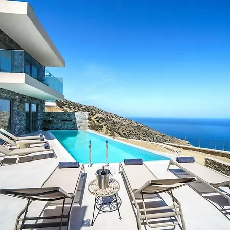 Hilltop Luxury With Private Pool And Sea View Villa *